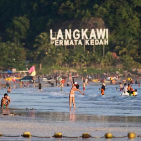 Lagenda Resthouse Cenang Beach Пантай-Сенанг Экстерьер фото
